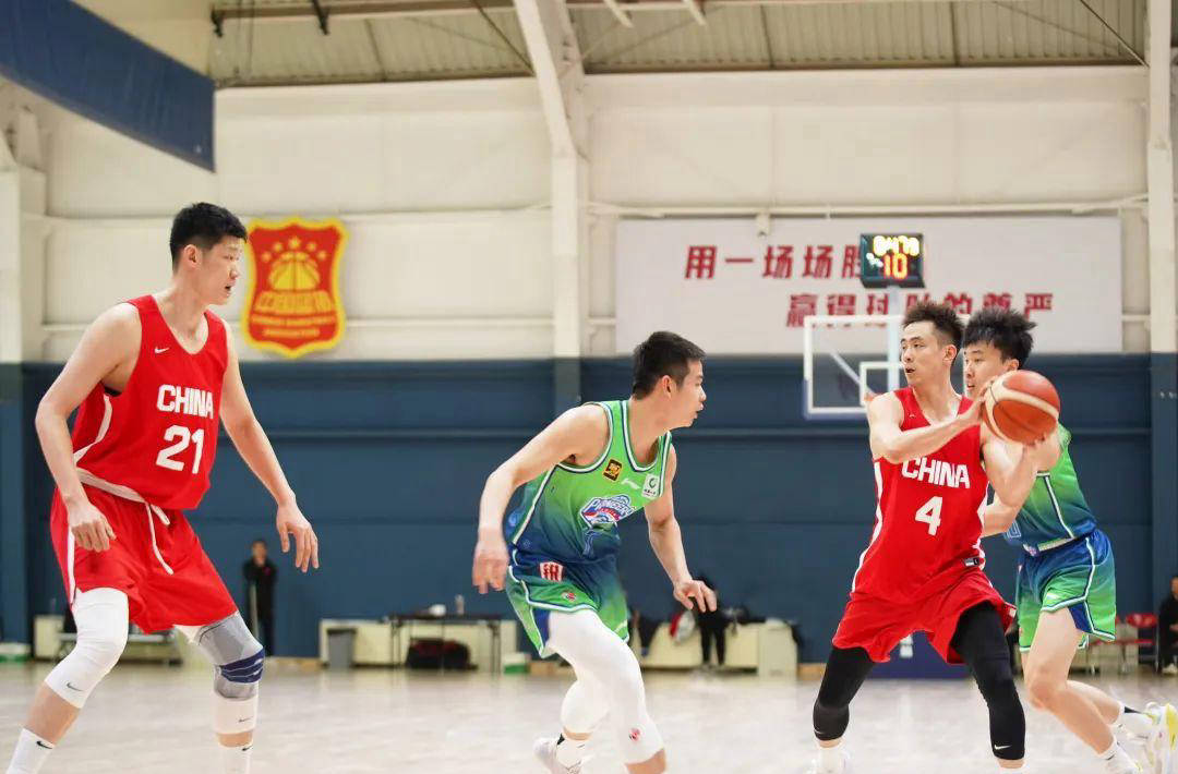 关于天津男篮球员集体训练，备战下一场关键比赛的信息